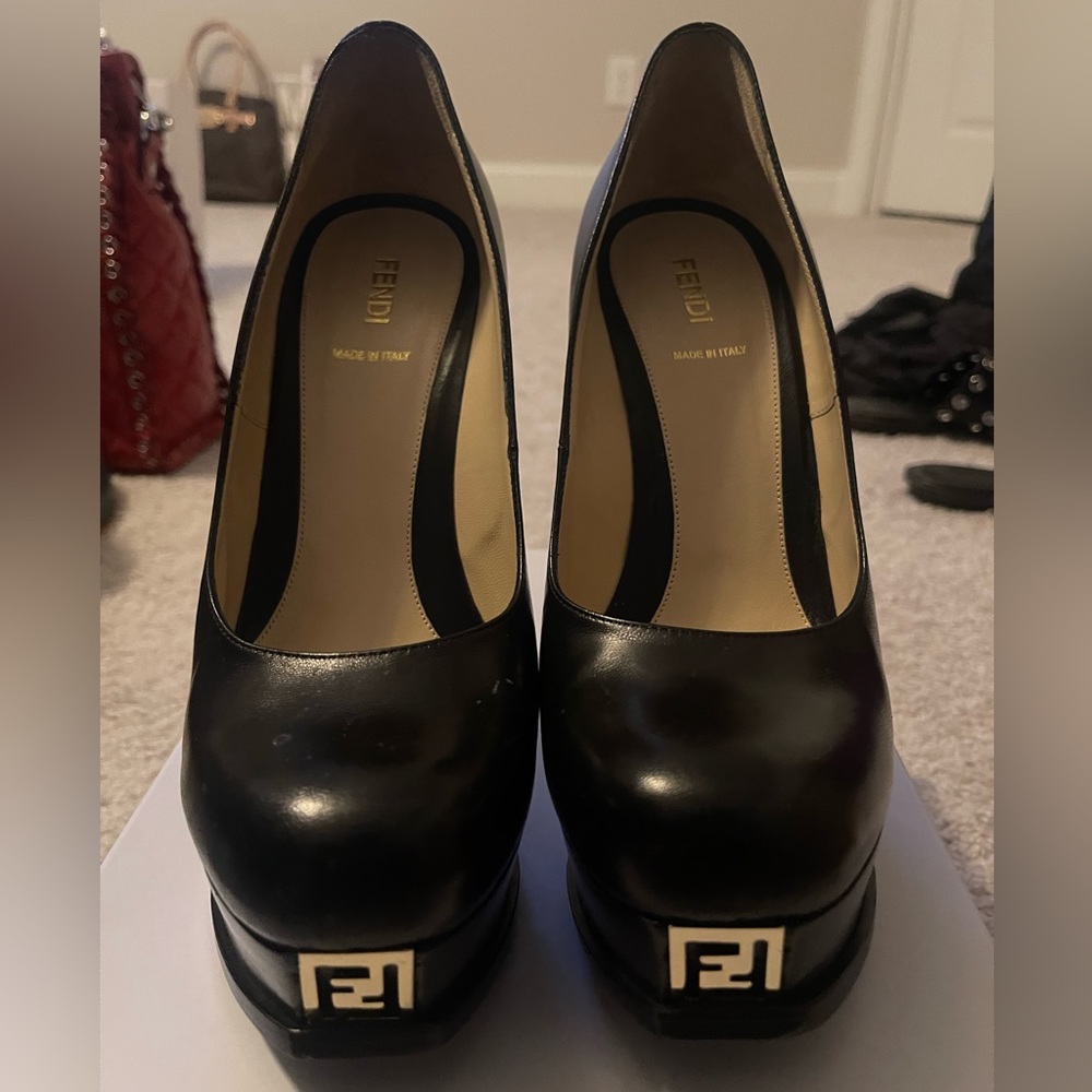 Fendi Fendista Black Leather Platform Pumps w/ Logo Size 40